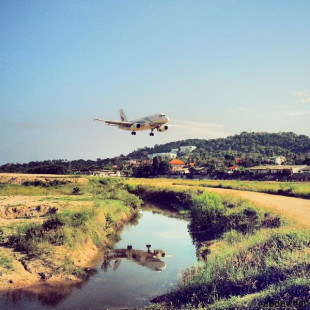 Возле аэропорта