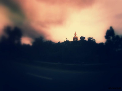 Храм Будды где то по дороге